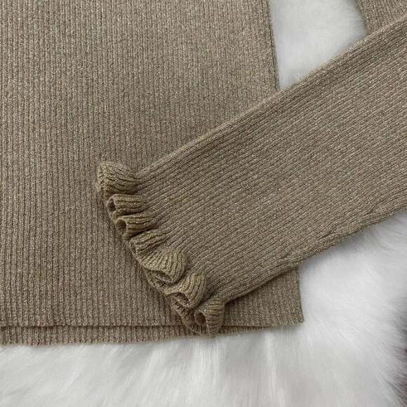 🌟 VTG Y2K Liz Claiborne Lizsport Petite Gold Shimmer Holiday Ruffle Sweater PS - Picture 9 of 13